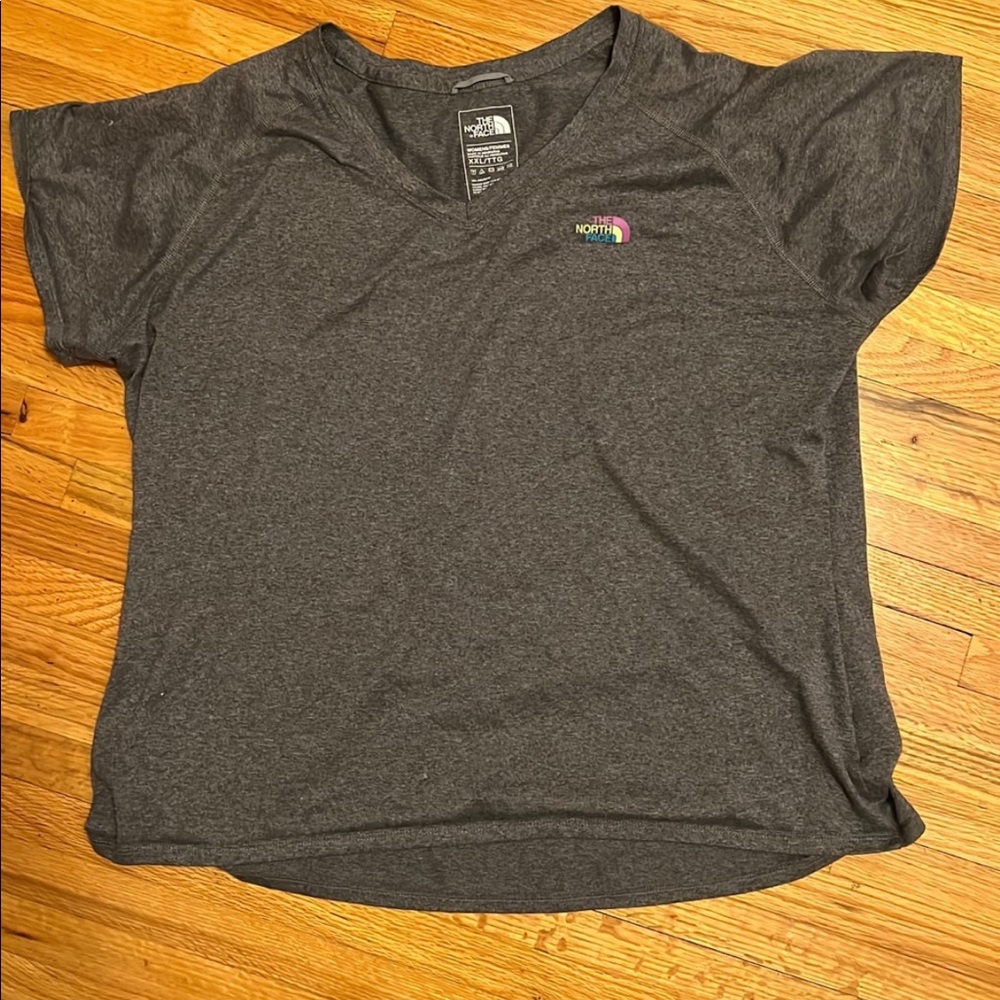 Women XXL north face t-shirt